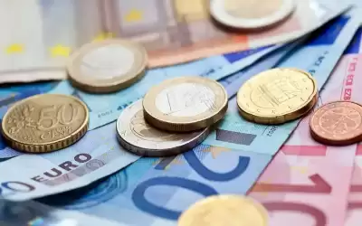 اليورو يبدأ في التعافي مدفوعا بتقدم