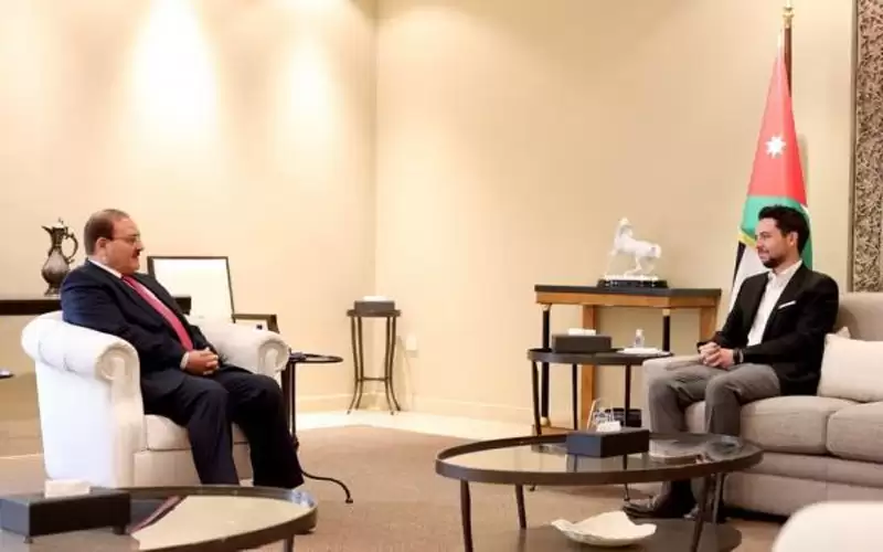 ولي العهد يلتقي الوزير الأسبق الطويسي