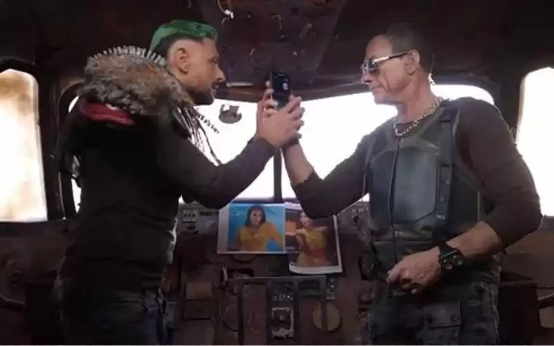 فان دام يحذف جميع صوره مع