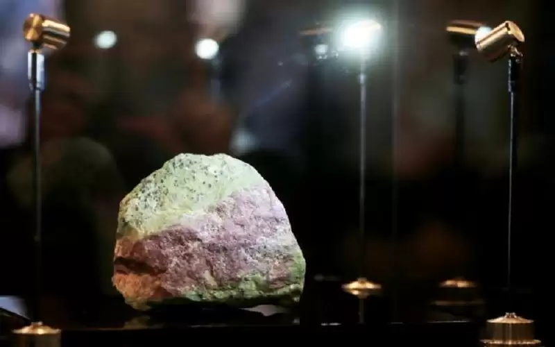 دبي تشهد الكشف عن واحد من