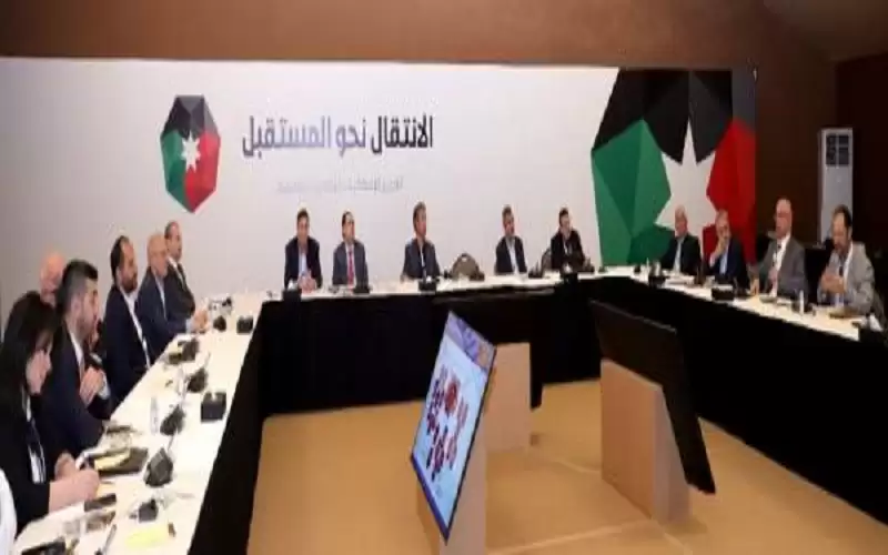 قطاعات الاتصالات والتعدين والتعليم تستكمل جلساتها