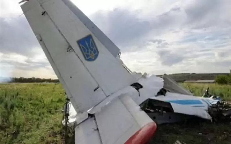 مقتل طيار بتحطم طائرة خفيفة في