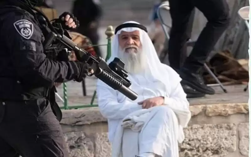 يا صاحب الحذاء الأسود: مده فوق