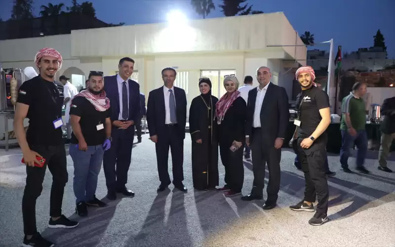 وزير السياحة والاثار يشارك في حملة