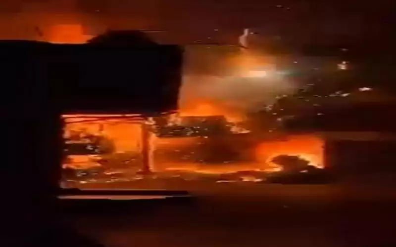 حريق في محل لصيانة صوبات الغاز