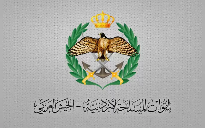 الجيش يوزع طرود الخير على الأسر