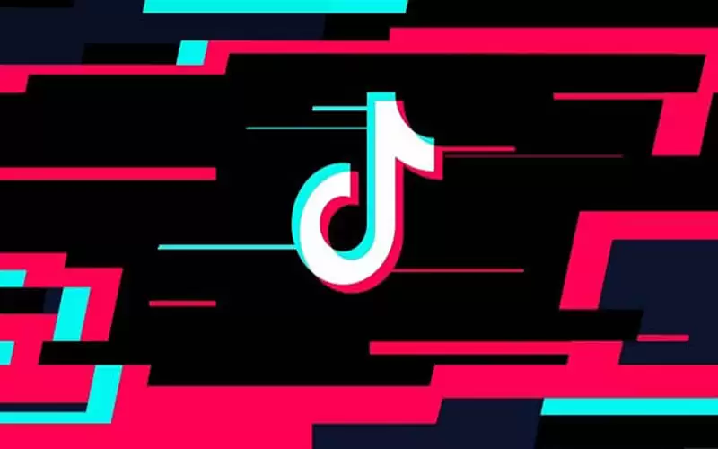 طالبان تحظر تطبيق تيك توك في