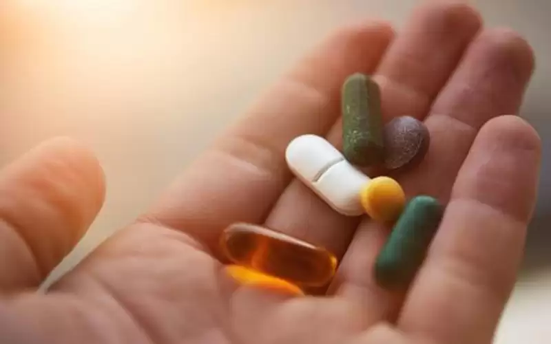 بالدليل العلمي.. 5 فيتامينات يجب تناولها