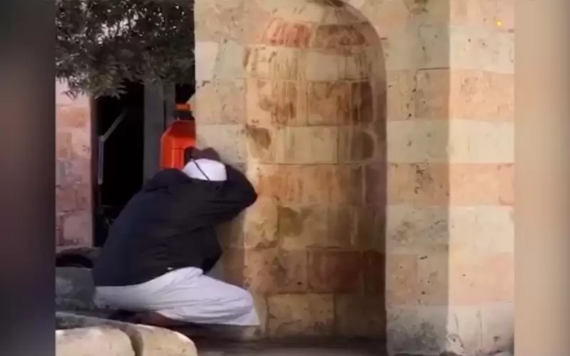 ابك يا سيدي