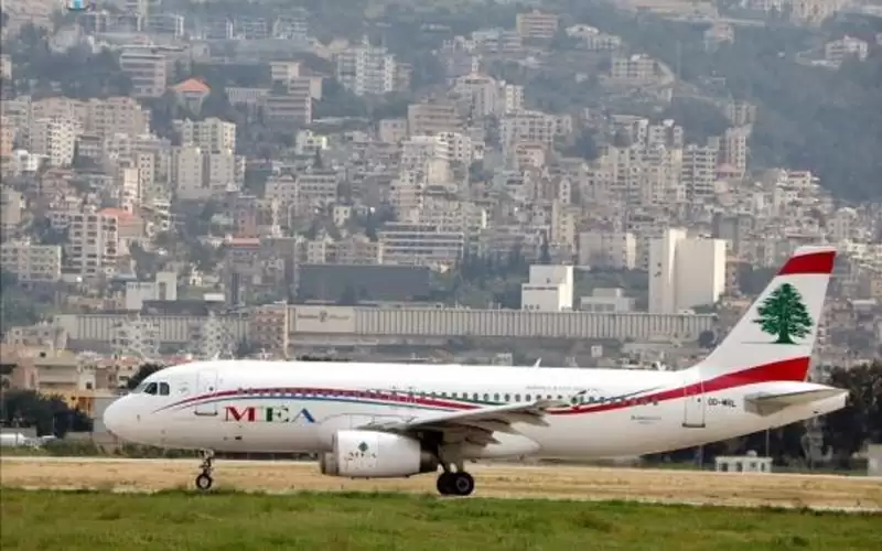 توقف حركة هبوط الطيران في مطار