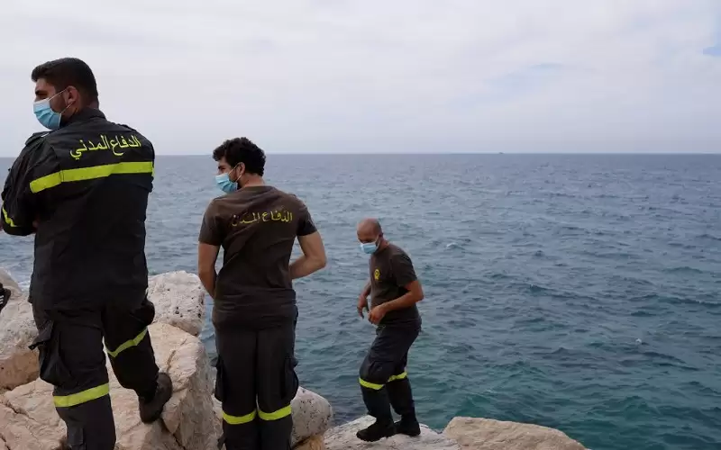 غرق زورق في ميناء طرابلس في