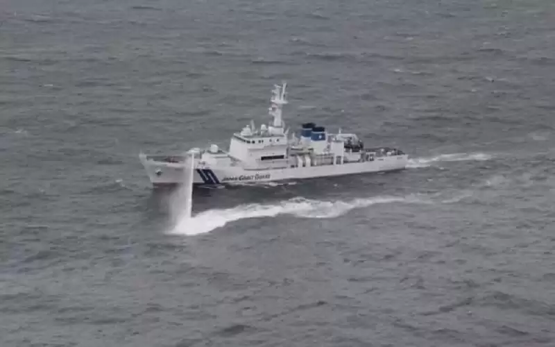 اليابان .. فقدان قارب سياحي على