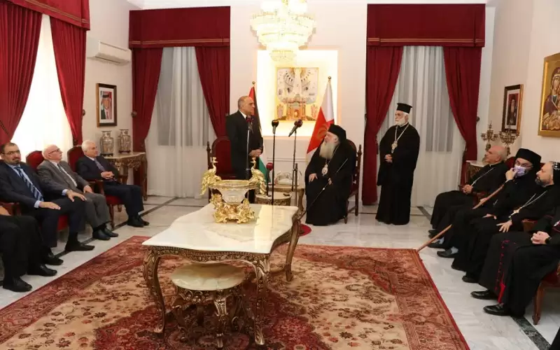 الخصاونة: نقف بصلابة أمام أي محاولات