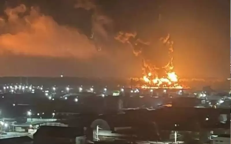 حريق هائل في مستودع للنفط بمنطقة