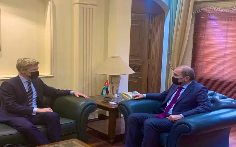 الأردن والأمم المتحدة يبحثان جهود إنهاء