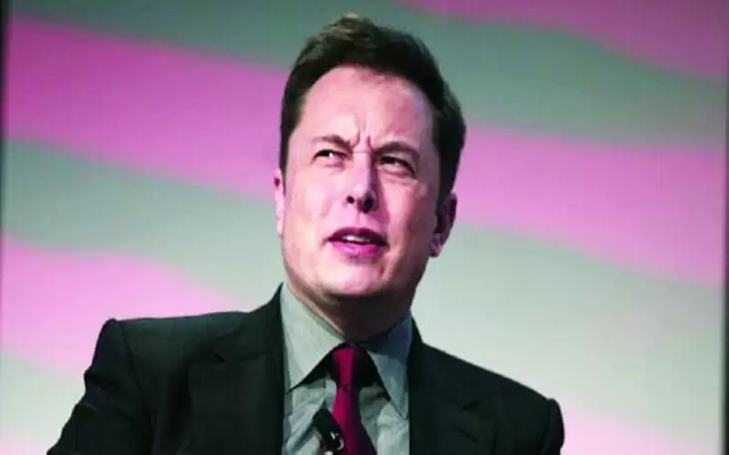 إيلون ماسك يعد بشريحة دماغ تعالج