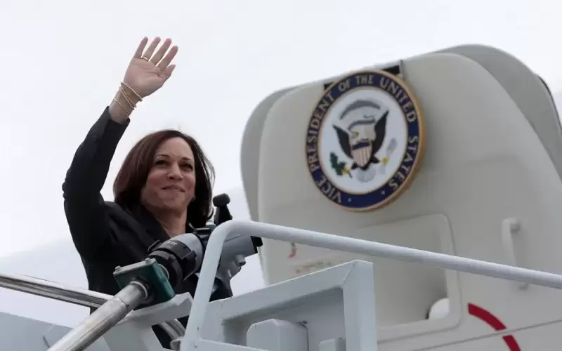 نائبة الرئيس الأميركي كامالا هاريس مصابة