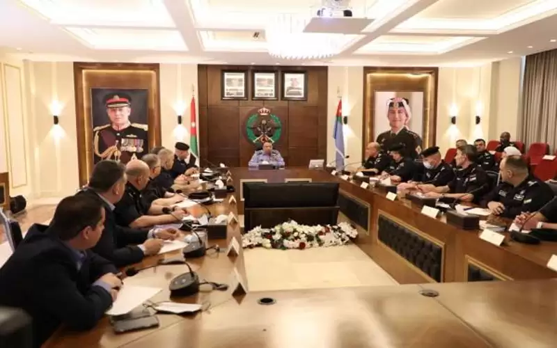 الأمن يبدأ خطته الأمنية والمرورية مع