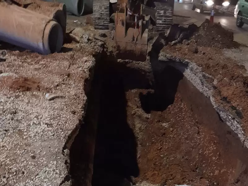 وفاة وإصابة بانهيار شارع في منطقة