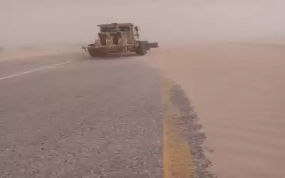 الأشغال تتعامل مع تجمع للرمال على