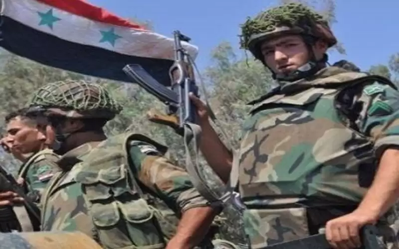 إصابة 3 جنود سوريين جراء قصف