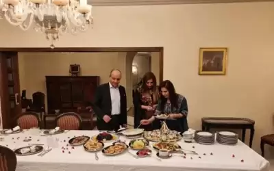 العضايلة متغزلا بالمنسف: عميد مائدة الأردنيين