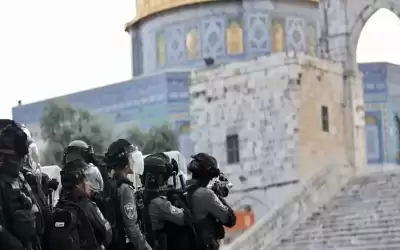 القدس في نيسان: 9 اقتحامات واعتقال