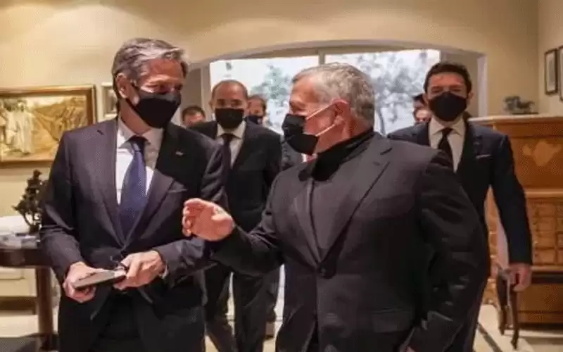 وفد رسمي أردني يلتحق بالملك في