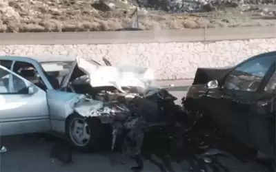 وفاتان و 5 إصابات بحادث تصادم