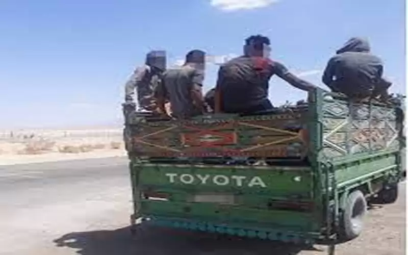 ضبط مركبة شحن محملة بـ 19