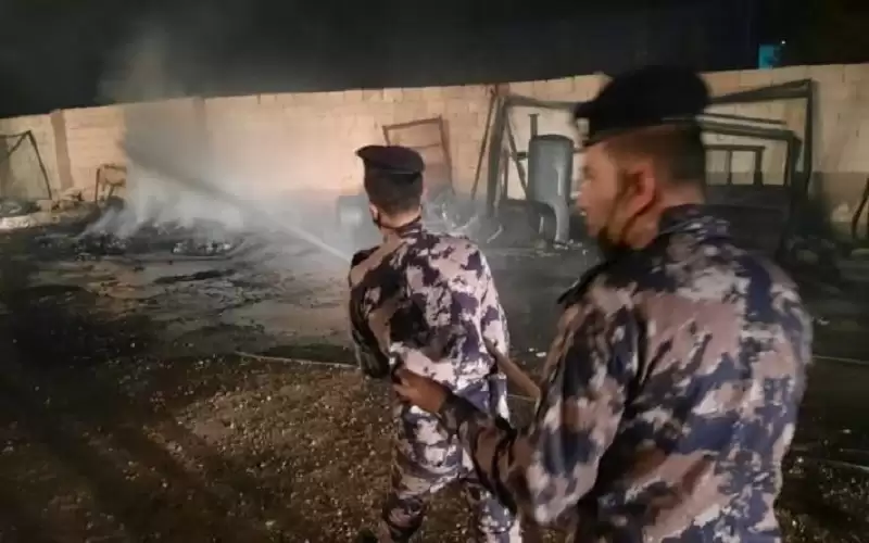 إخماد حريق مستودع كرتون في إربد