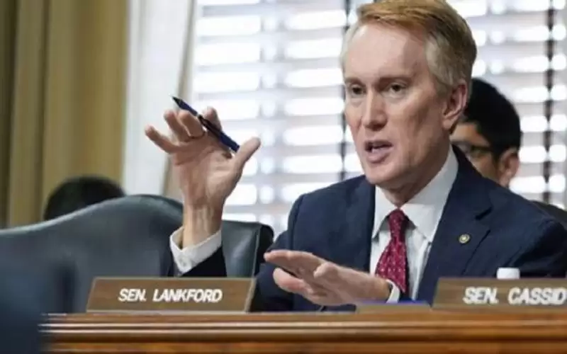 الكونجرس يطلق أول طلقة تحذيرية بشأن