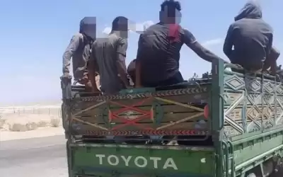 ضبط ديانا تحمل 30 راكبا بالصندوق