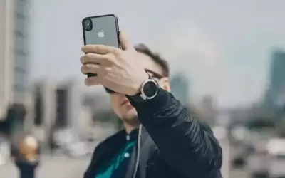 بسبب سيلفي .. يسقط من ارتفاع