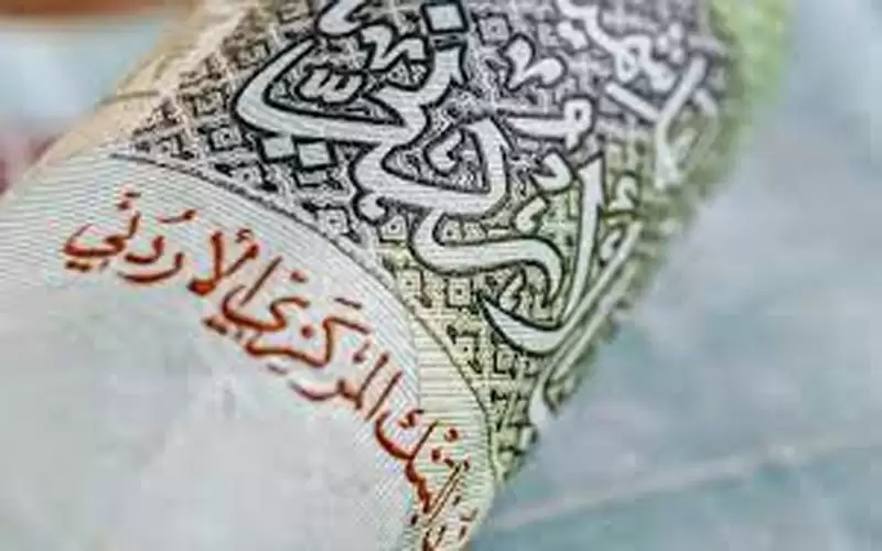 خبراء : استقرار الدينار وجذب الاستثمارات