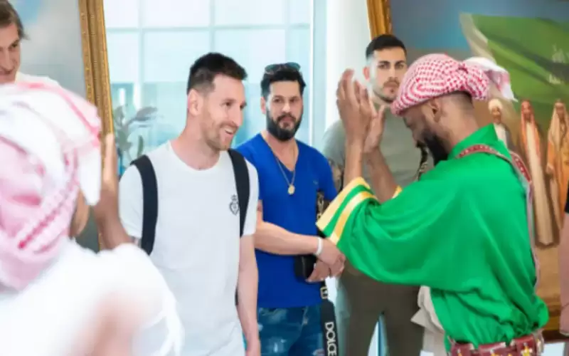 ميسي سفيرا للسياحة السعودية