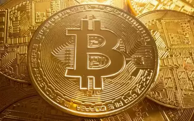 بتكوين تسجل أدنى مستوى في 10