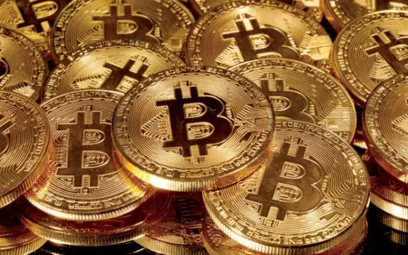 انخفاض قياسي للعملات المشفرة إلى أدنى