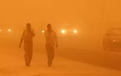 العراق تحذر من موجة غبار تحمل