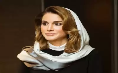 الملكة تقدم واجب العزاء بوفاة الشيخ