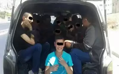 ضبط باص صغير بداخله 30 راكبا