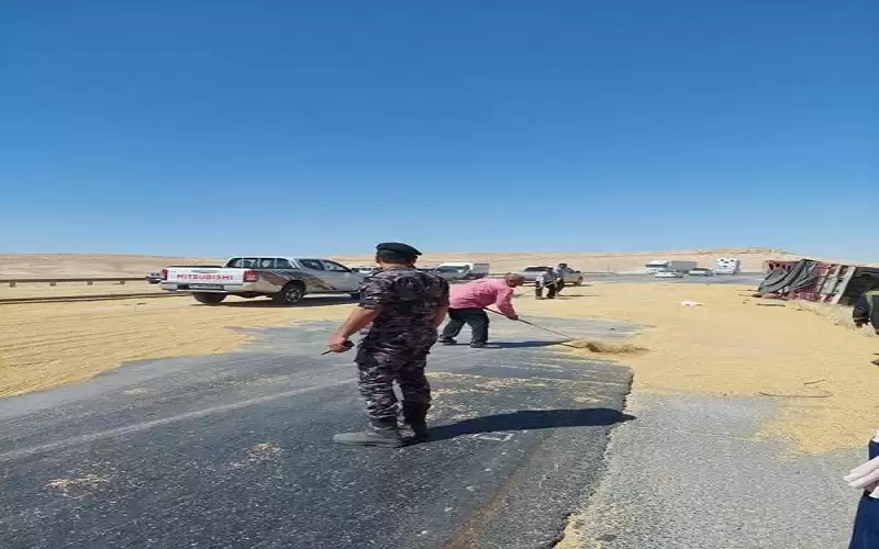 إغلاق جزئي لمسرب من طريق الزرقاء