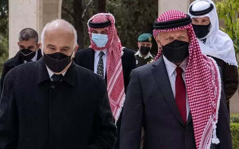 هذا هو مجلس العائلة المالكة الذي