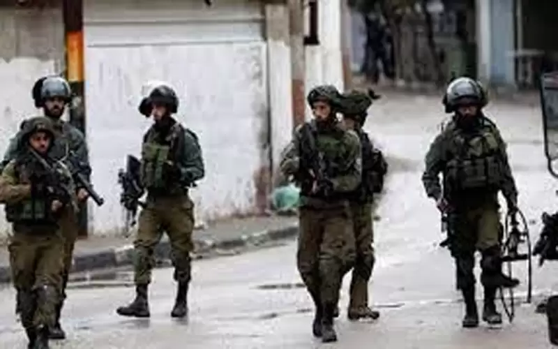 استشهاد شاب فلسطيني واصابة آخر برصاص