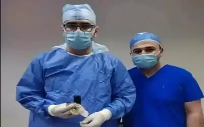 استخراج هاتف من بطن شاب مصري