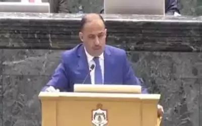 الحياري يسأل عن مكافآت خارج النظام
