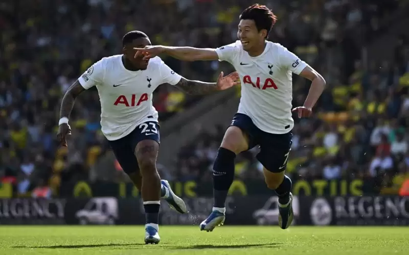 بينتو مدرب كوريا الجنوبية يحتفي بفوز