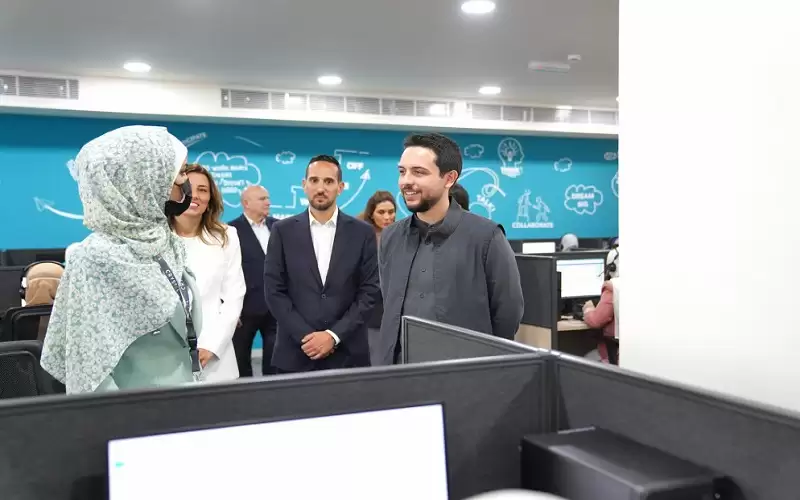 ولي العهد يفتتح فرعا جديدا للشركة
