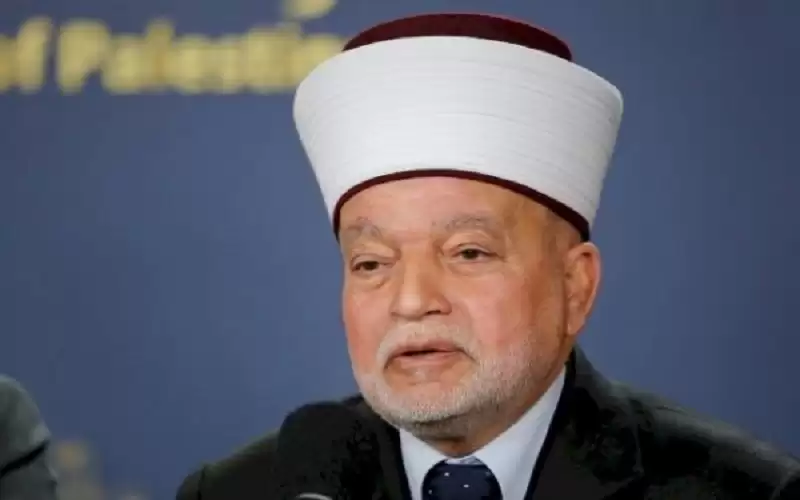 مفتي القدس يحذر من شرعنة الطقوس