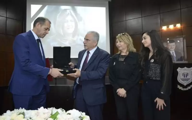 عمان الأهلية تكرم ذوي الشهيدة شيرين